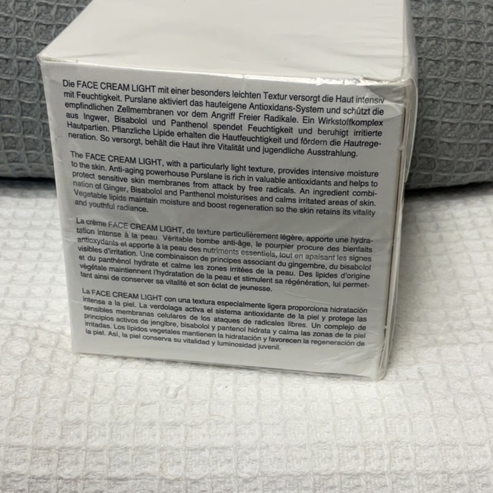 Dr. Barbara Sturm Face Cream Light - Picture 3 of 4